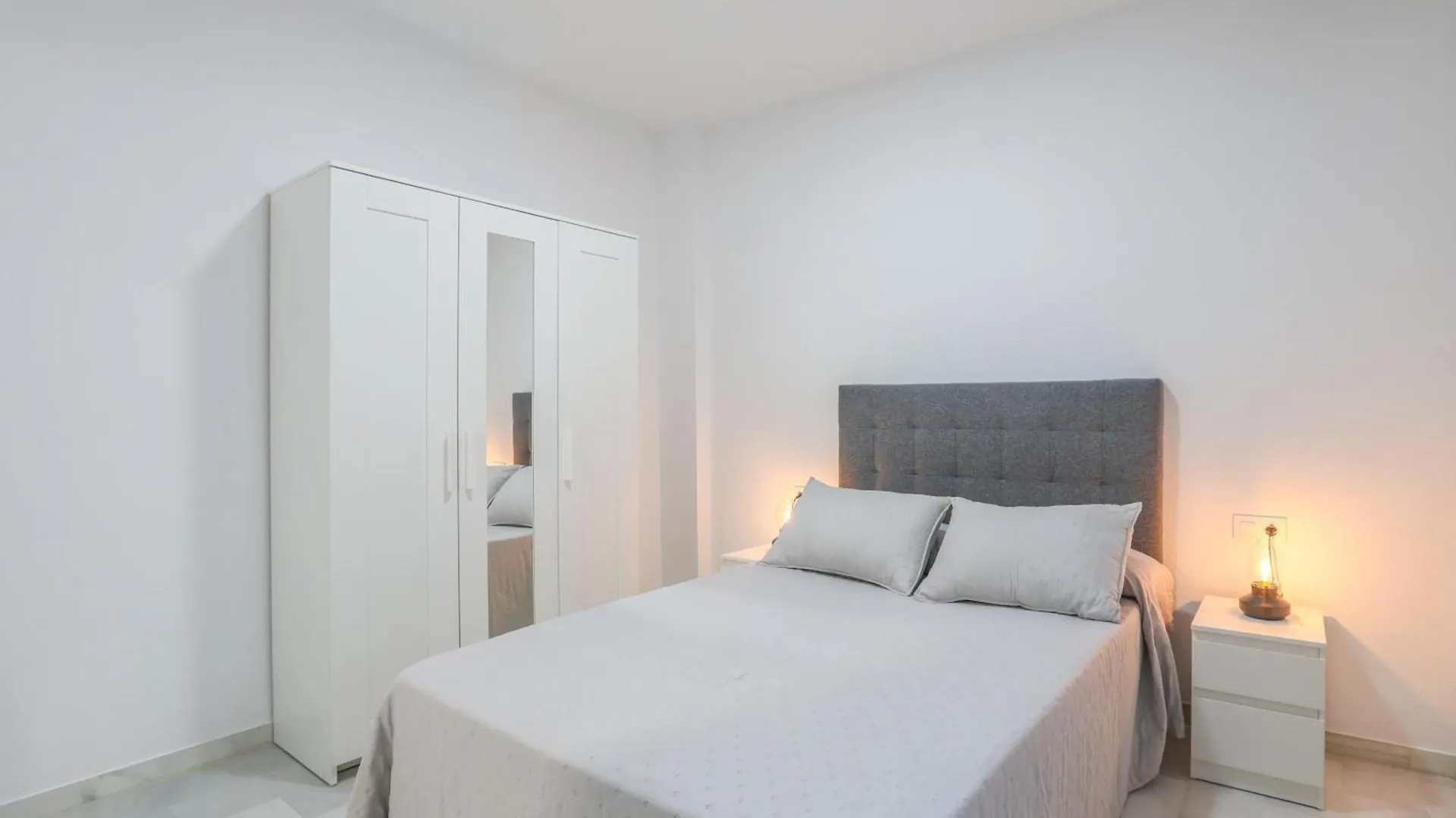 Divina Apartamento Sevilha 0*,