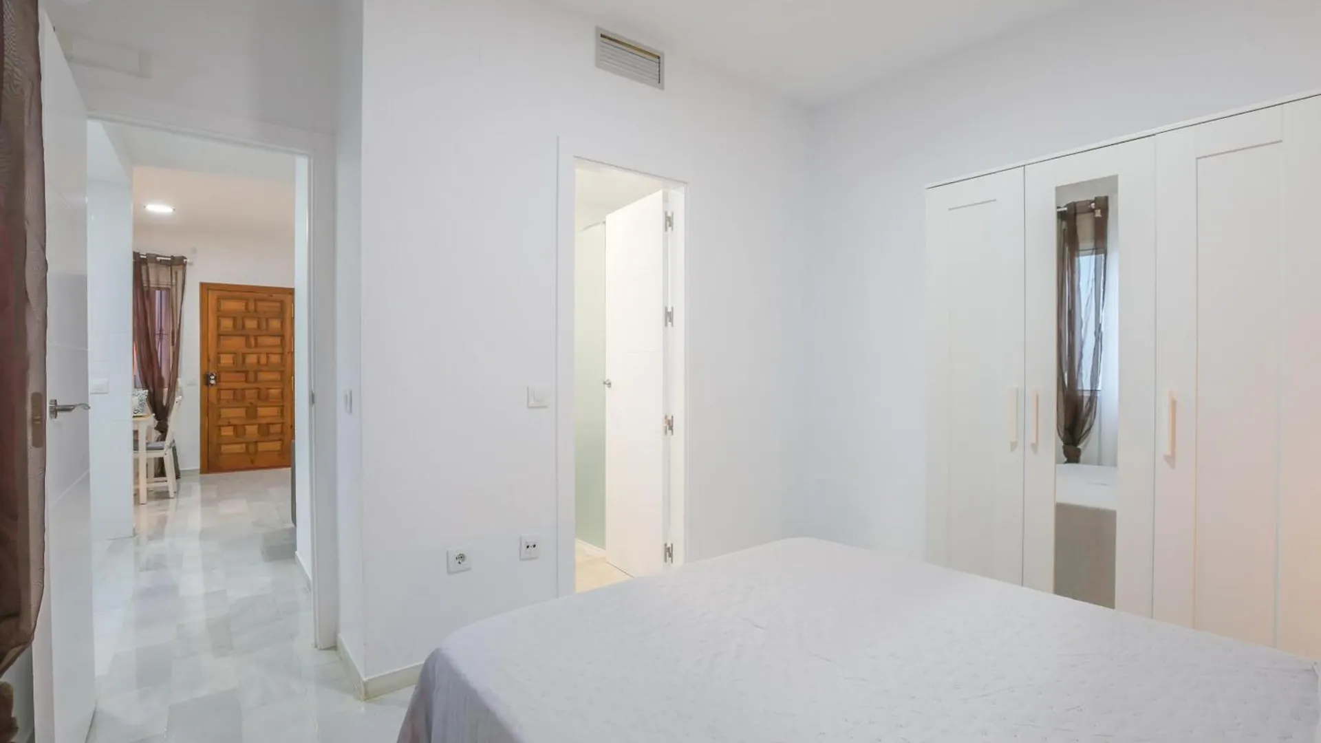 Divina Apartment Seville 0*,
