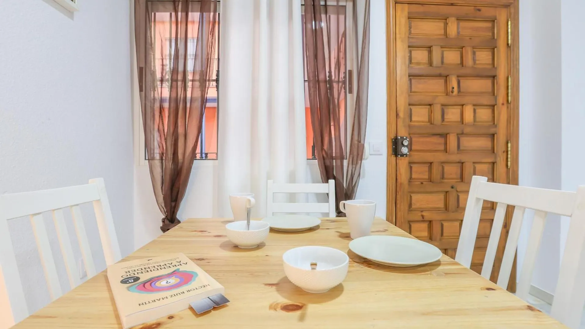 Divina Apartment Seville 0*,